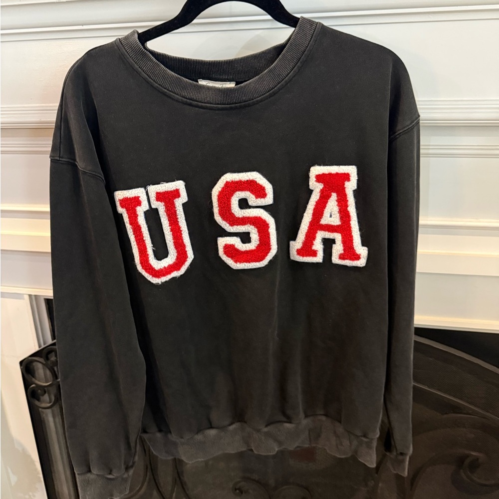 USA Lettered Black Sweatshirt